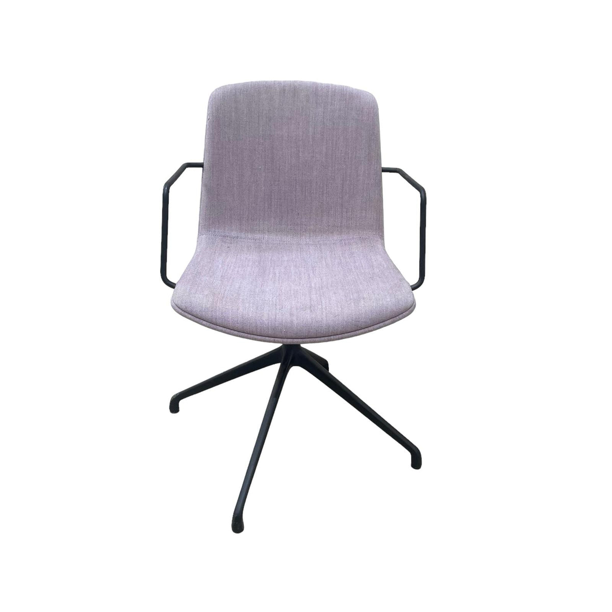 Refurbished CUBB-06 Meeting Chair in Lilac — Zero Office Furniture