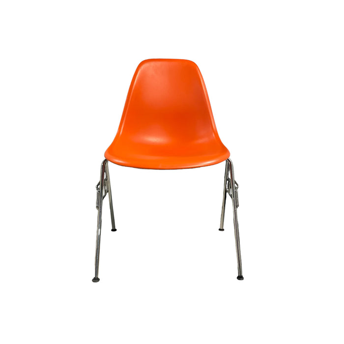 Refurbished Eames Plastic Side Chair RE DSS-N in Red