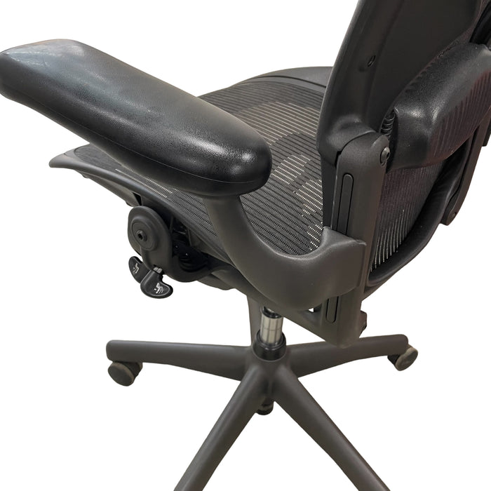 Refurbished Herman Miller Aeron - Fixed Arm - Fully Loaded - Size B