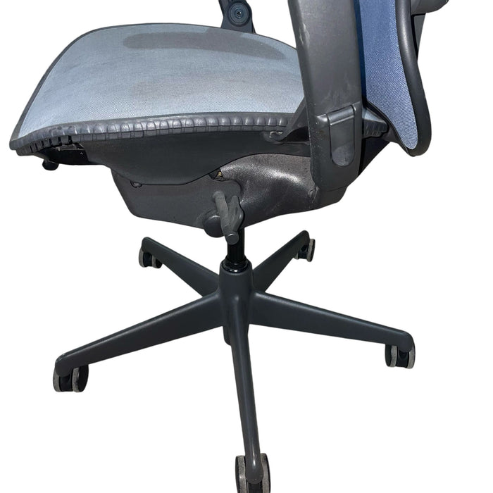 Refurbished Herman Miller Mirra in Blue & Grey