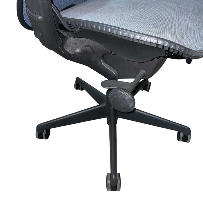 Refurbished Herman Miller Mirra in Blue & Grey