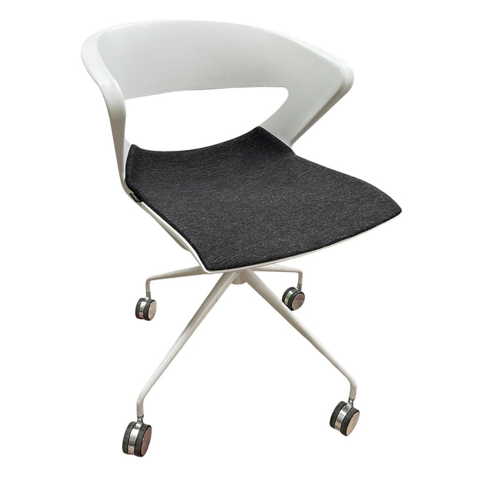 Refurbished Kicca Swivel Meeting Chair