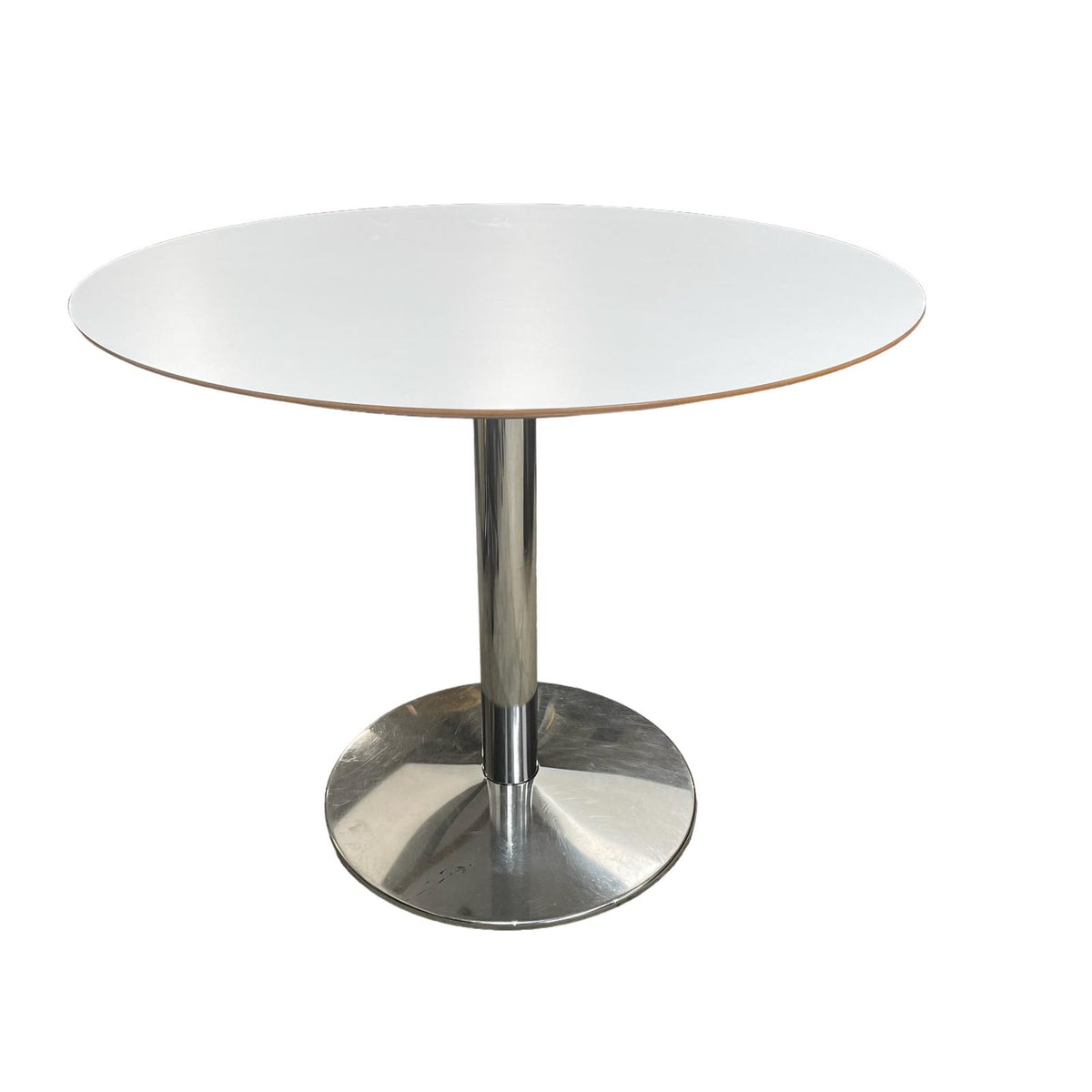 Refurbished Round Allermuir Table in White - Chrome Base — Zero Office ...